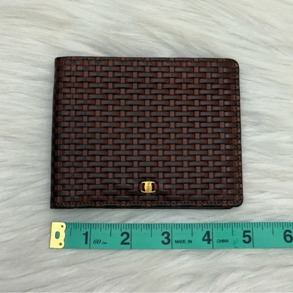 SALVATORE FERRAGAMO - BROWN WOVEN LEATHER BI-FOLD WALLET